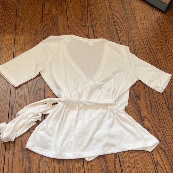 White Gap wrap front top small - Picture 4 of 4